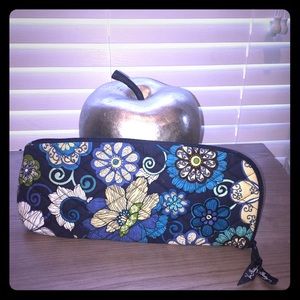 Vera Bradley flat iron case💙